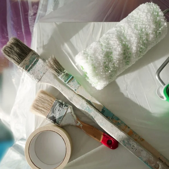 handyman's tools necessary for general painting and decorating repairs